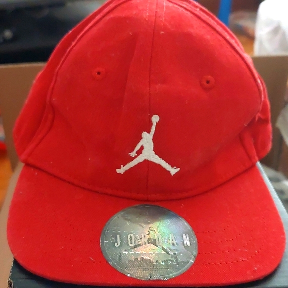Jordan Infant Baseball Hat Adjustable strap Color: Red w/white jumpman logo - Picture 1 of 11